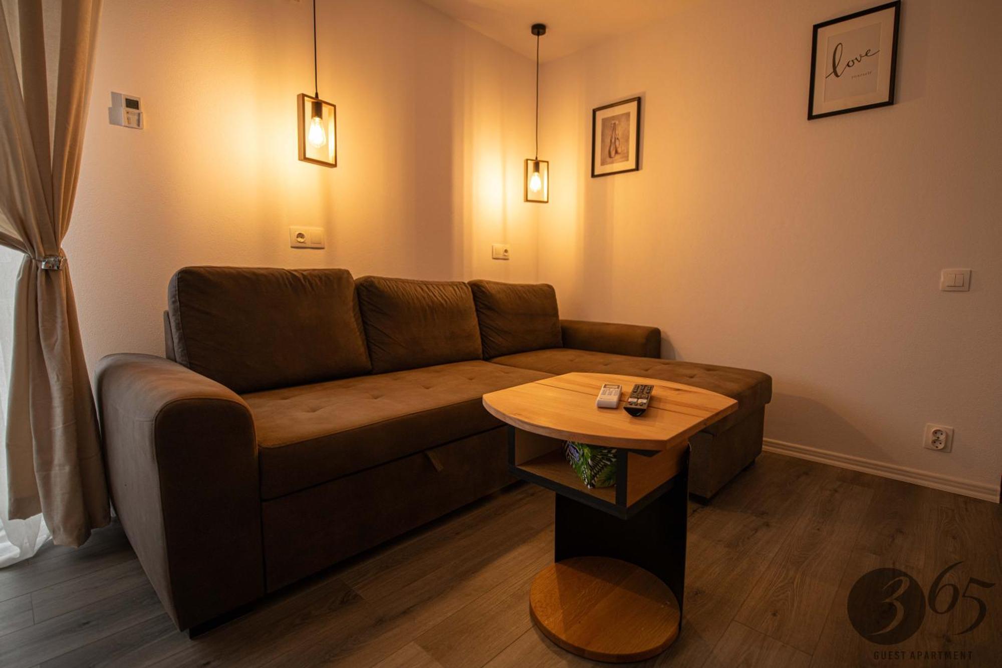 365 Guest Apartment Hunedoara Extérieur photo