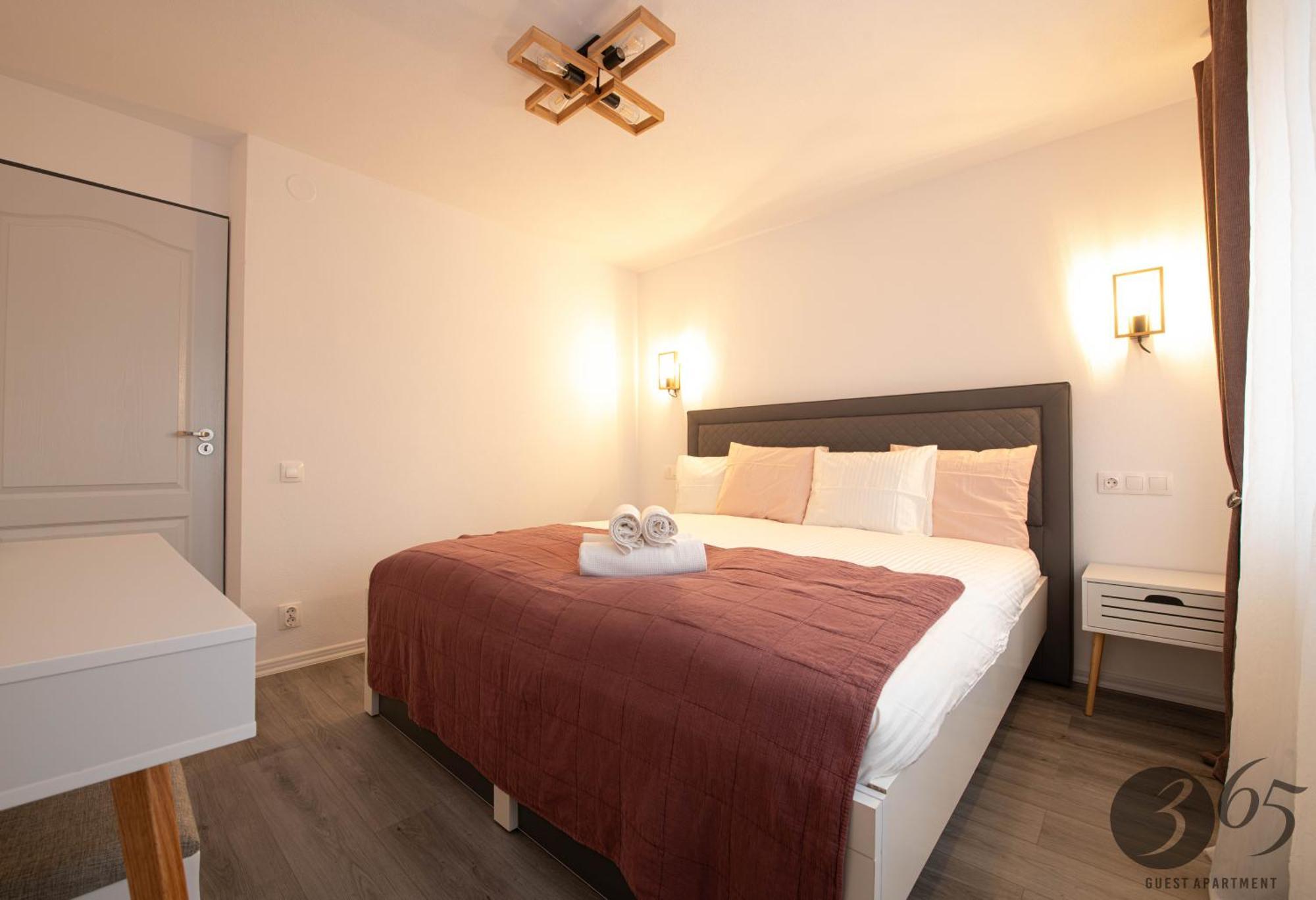 365 Guest Apartment Hunedoara Extérieur photo